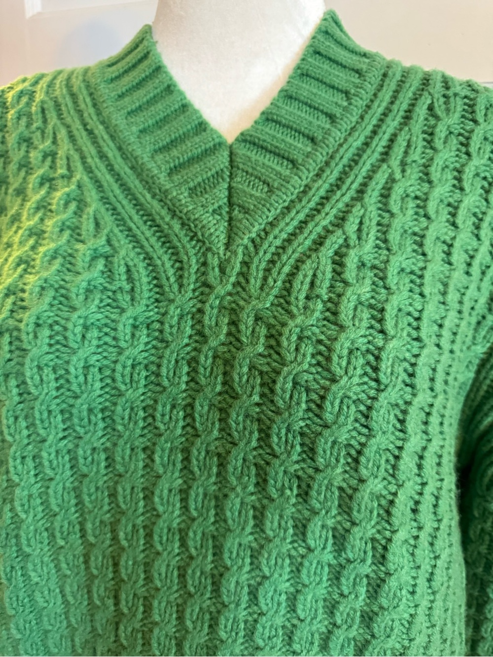 Women's Samsoe Samsoe  Green Cable-Knit V-Neck Sweater wool blend medium nwt